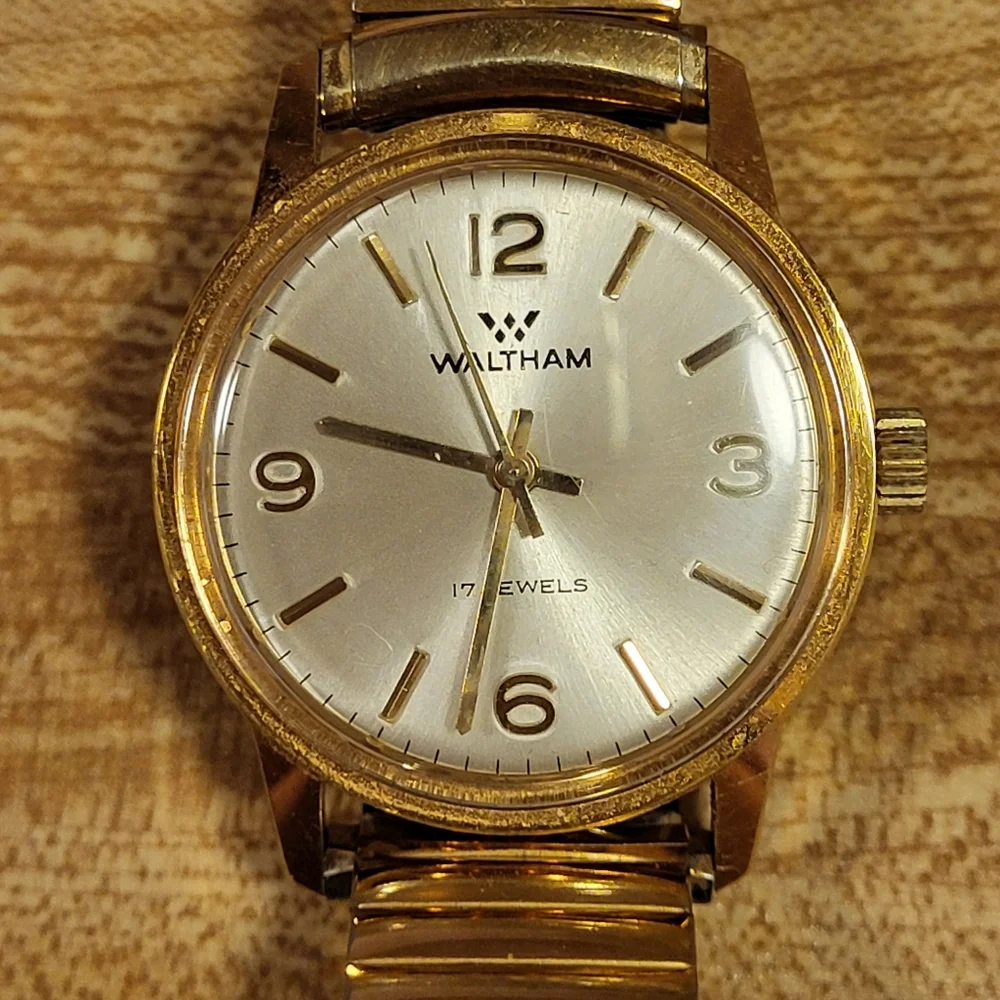 Waltham 17 jewel manual wind watch