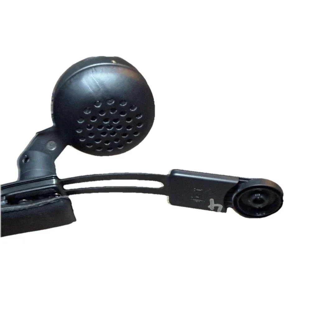 The Unbranded Brand black vr