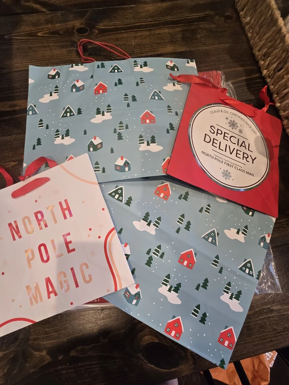 N/A mostly christmas