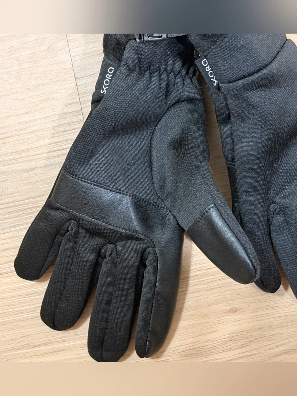 N/A wrist palm