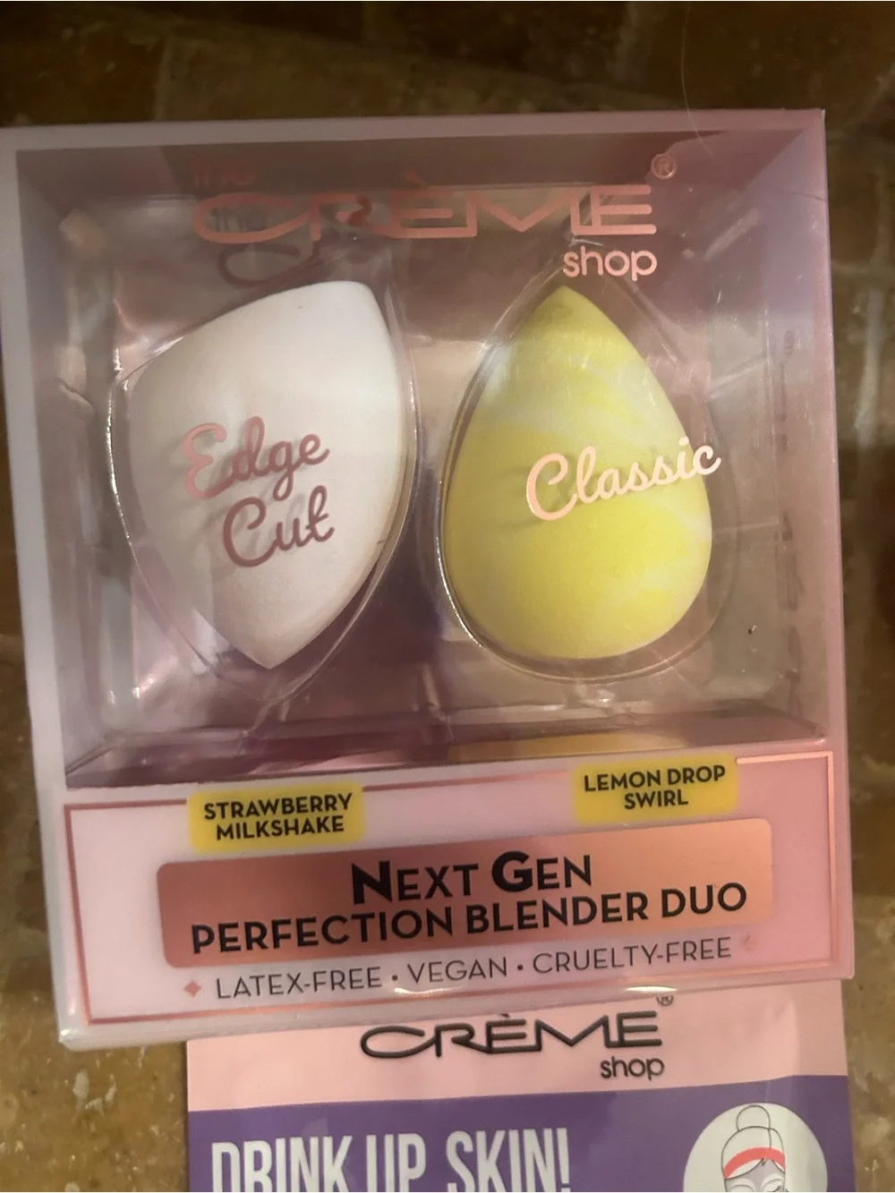 The Créme Shop Bundle 2 Masks, Plush spa headband, & 2 pack make up blenders