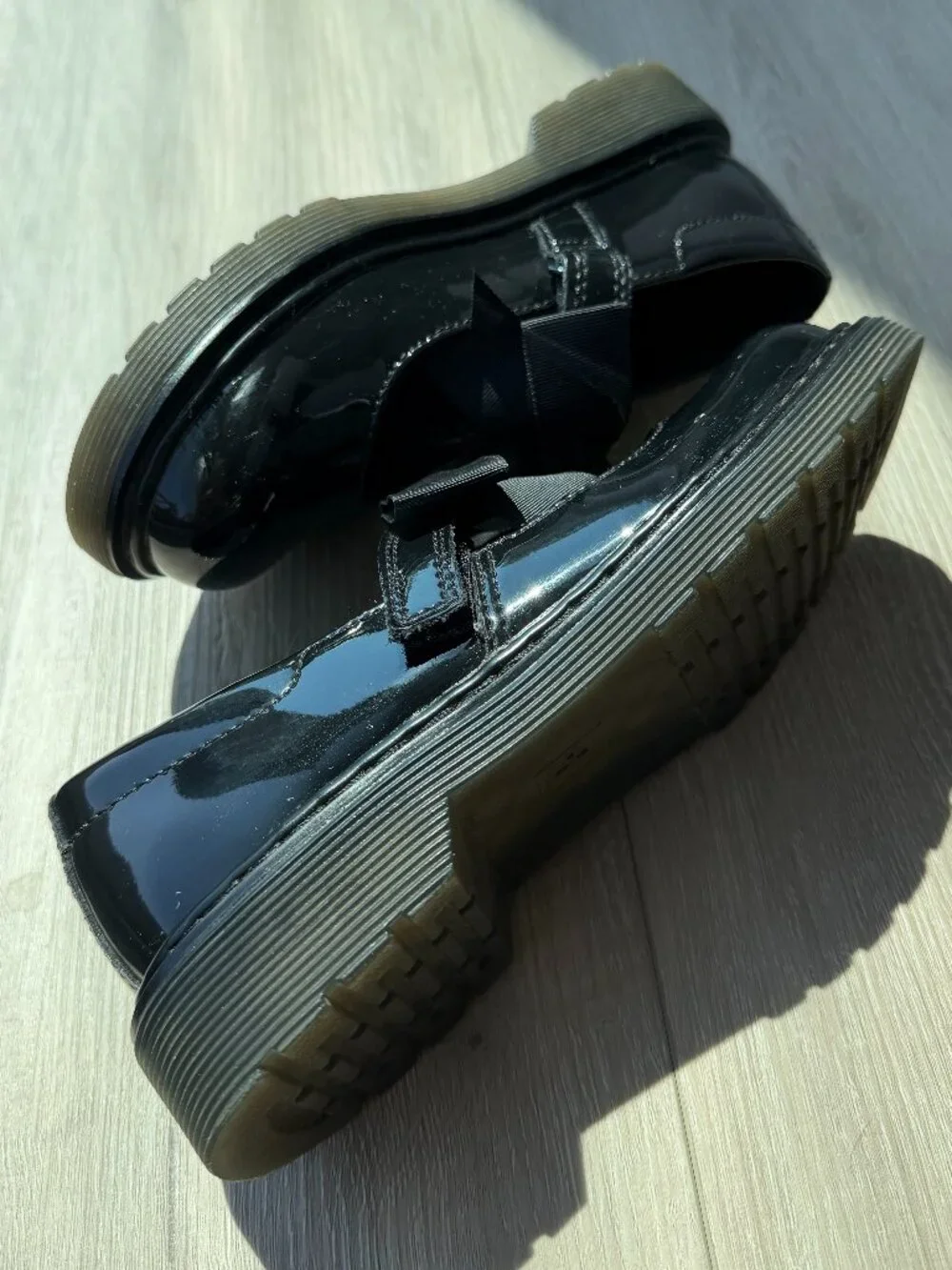 Dr. Martens Maccy II Patent Leather Mary Jane – Big Kids US 2