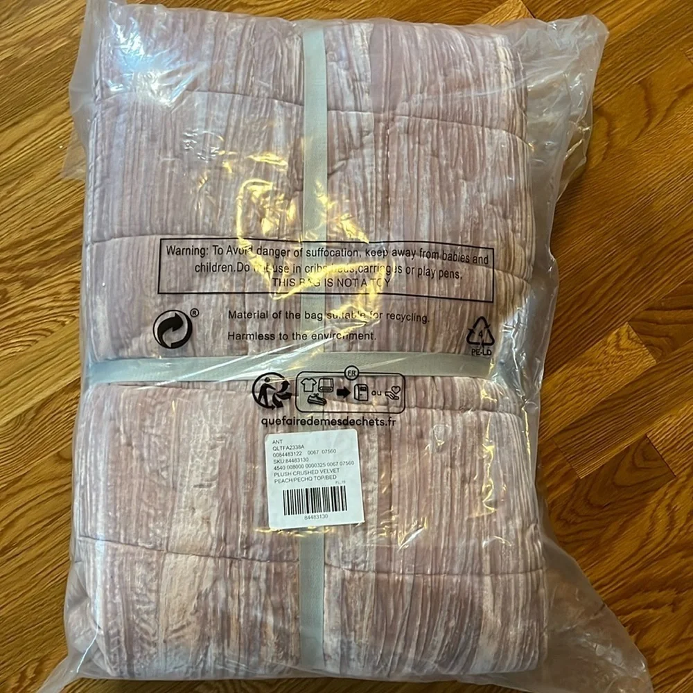 Anthropologie color peach