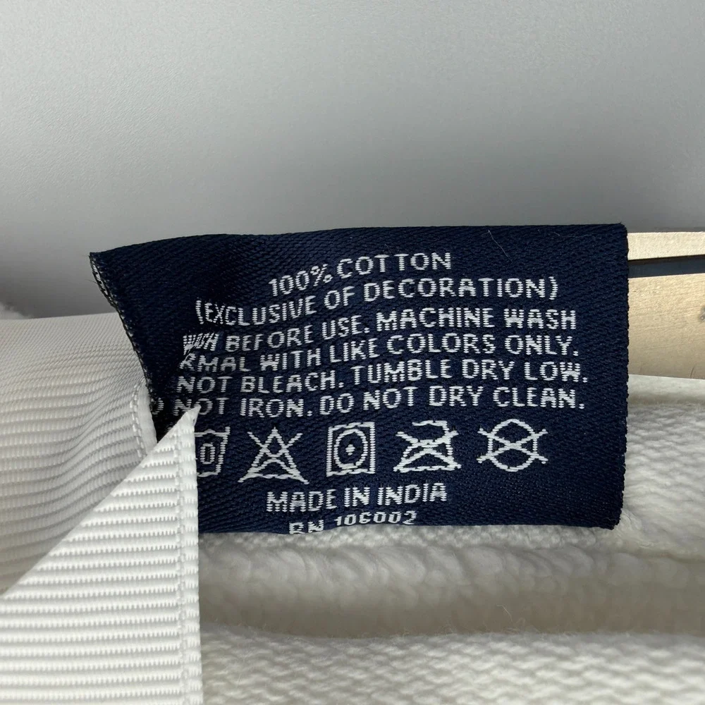 Brooks Brothers details brand