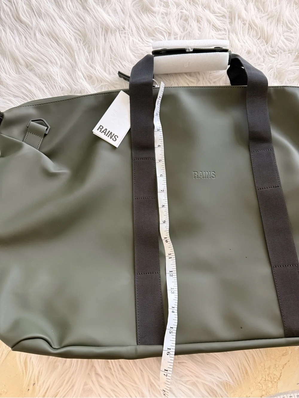 NWT RAINS Olive Green Duffel Bag for Men MSRP.$110
