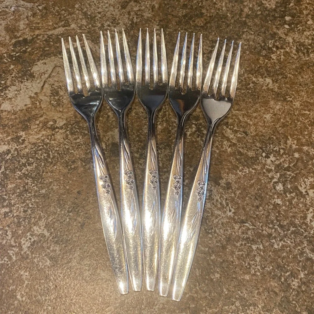 Oneida Salad Forks Set of 5 Silver Silverplate Enchantment Gentle Rose Pattern