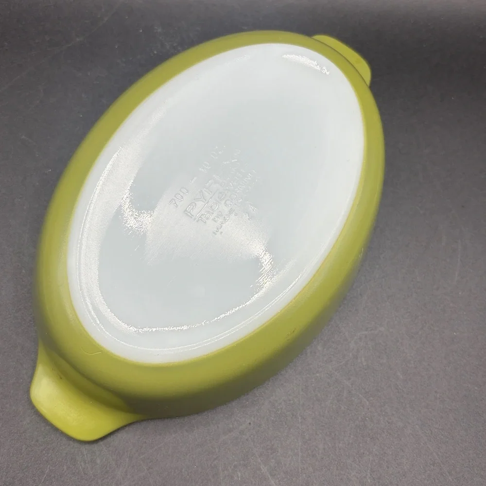 Pyrex vintage green