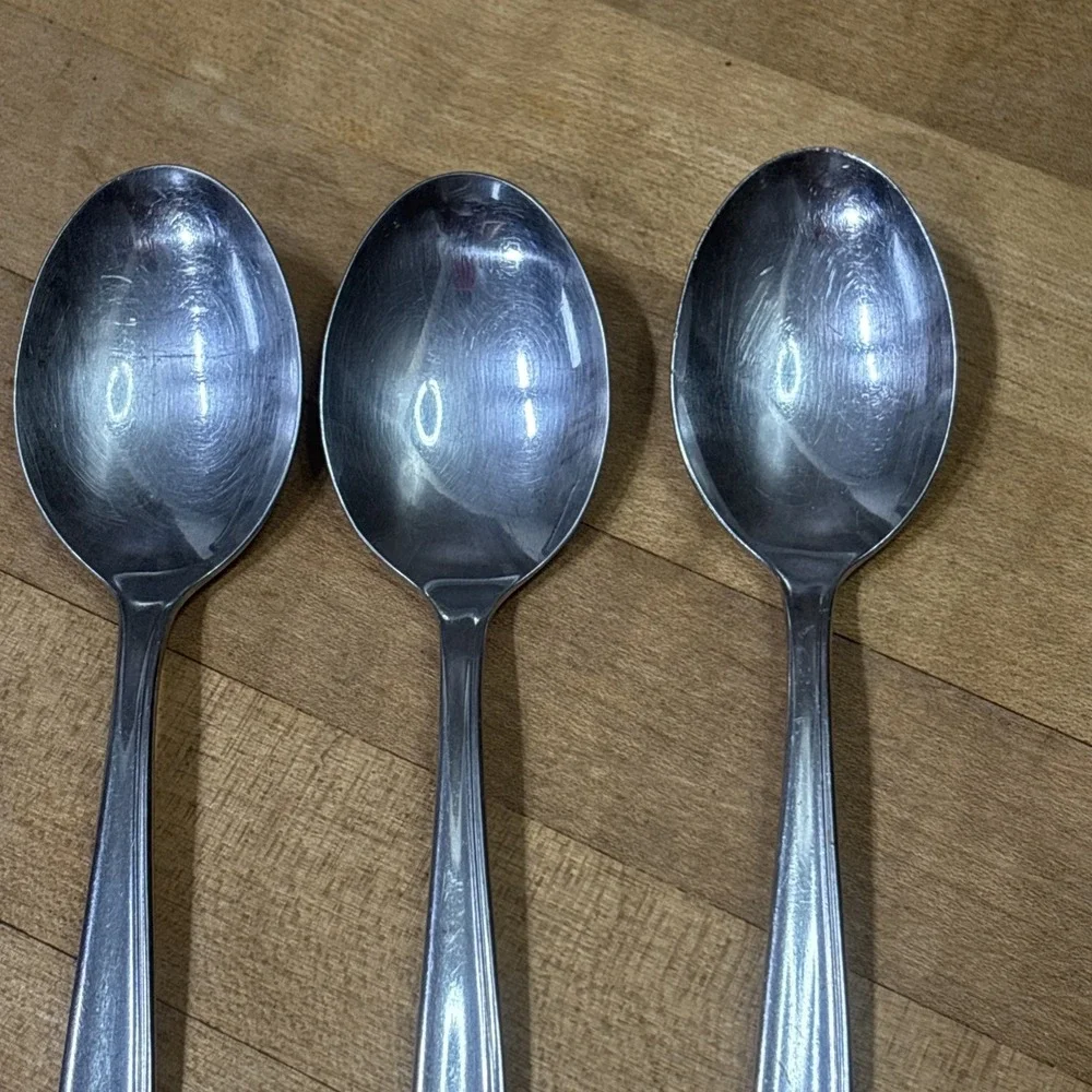Wm. Rogers & Son glossy surface