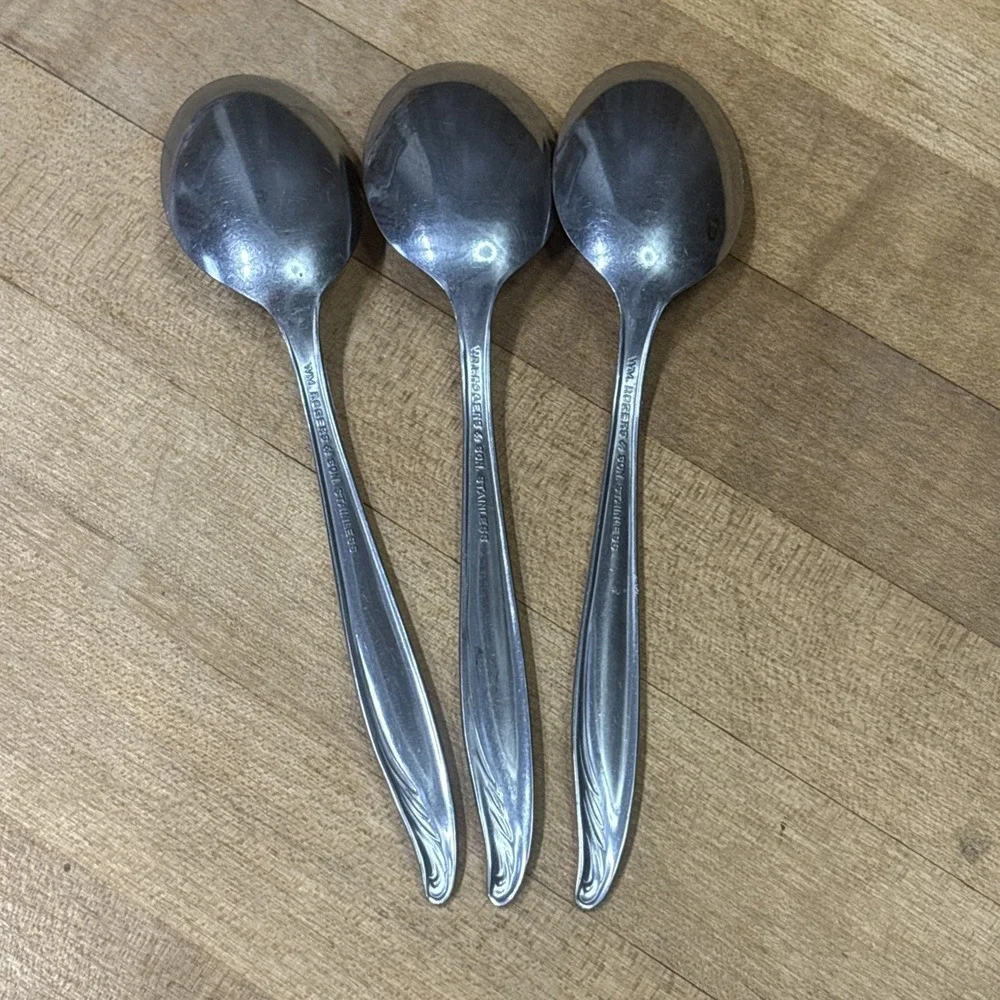Wm. Rogers & Son tablespoons perfect please
