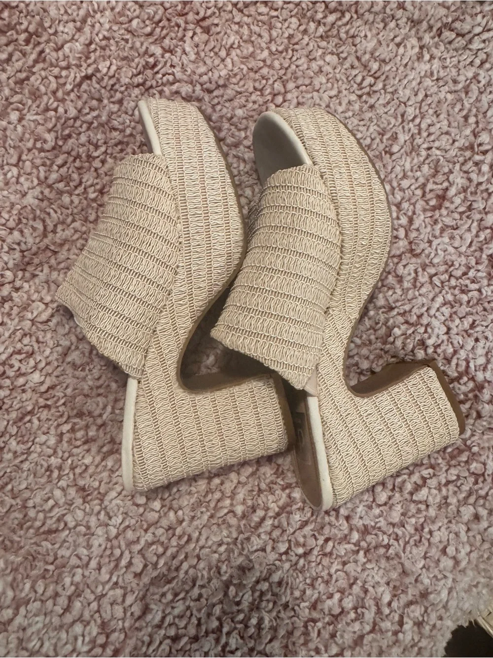 Dolce Vita stylish beige
