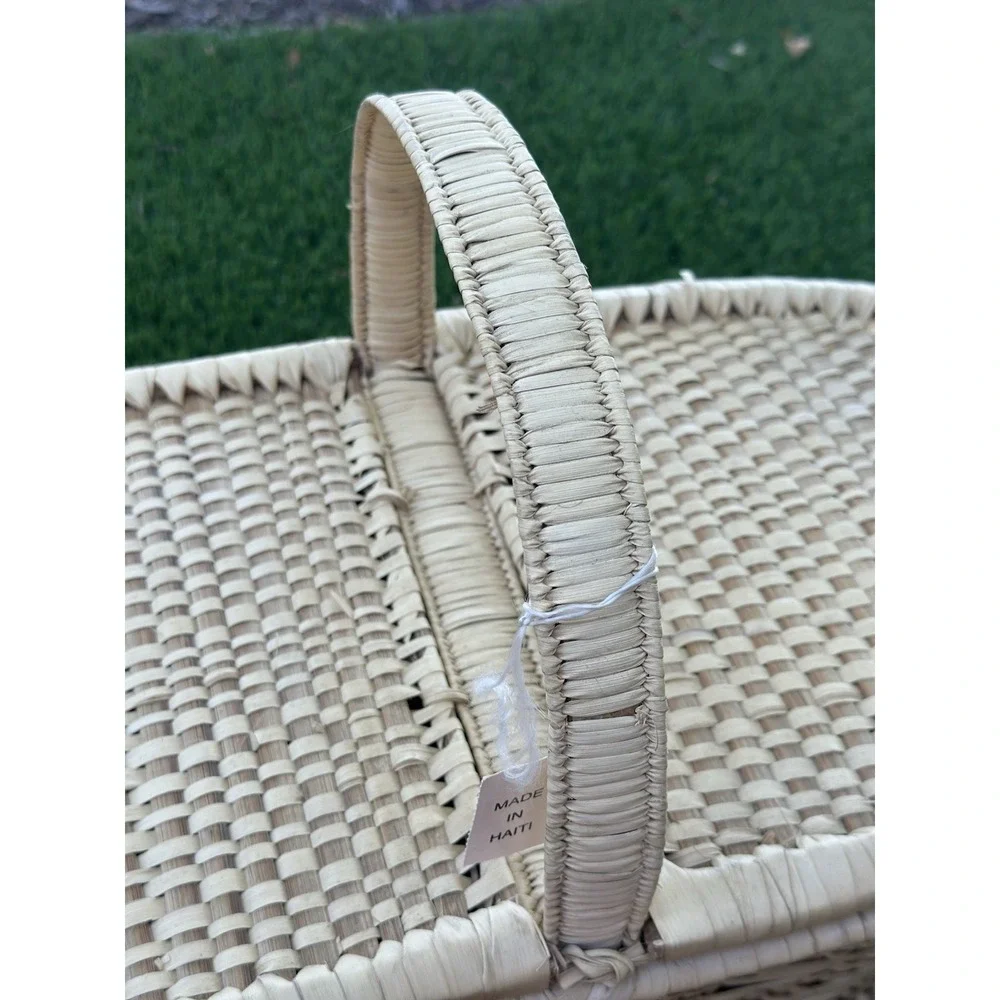 Large Wicker Reed Oval Picnic Basket with Wicker Handle and Lid Natural