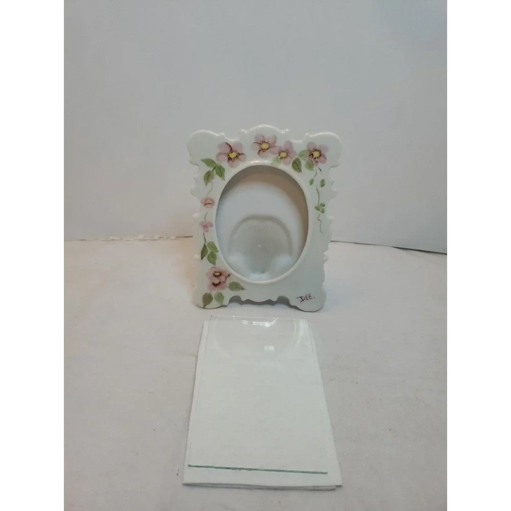 The Unbranded Brand vintage porcelain