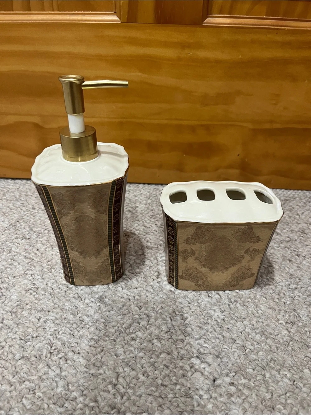 N/A bathroom toothbrush