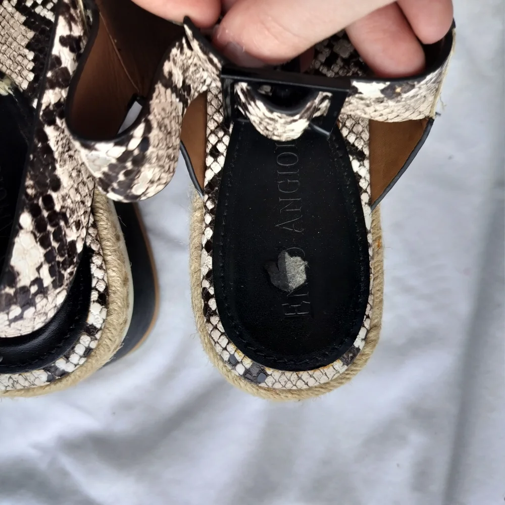 Enzo Angiolini from flaw sticker