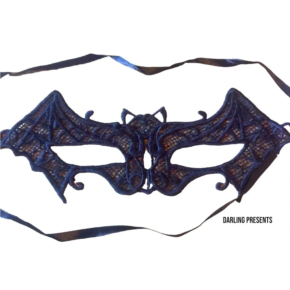 DARLING PRESENTS bat lace