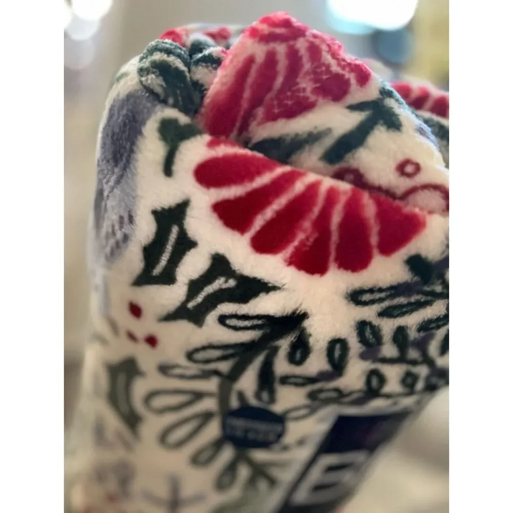NEW The Big One Plush Birds And Branches 5’x6’ Green Red & Comfy Seasonal Cream