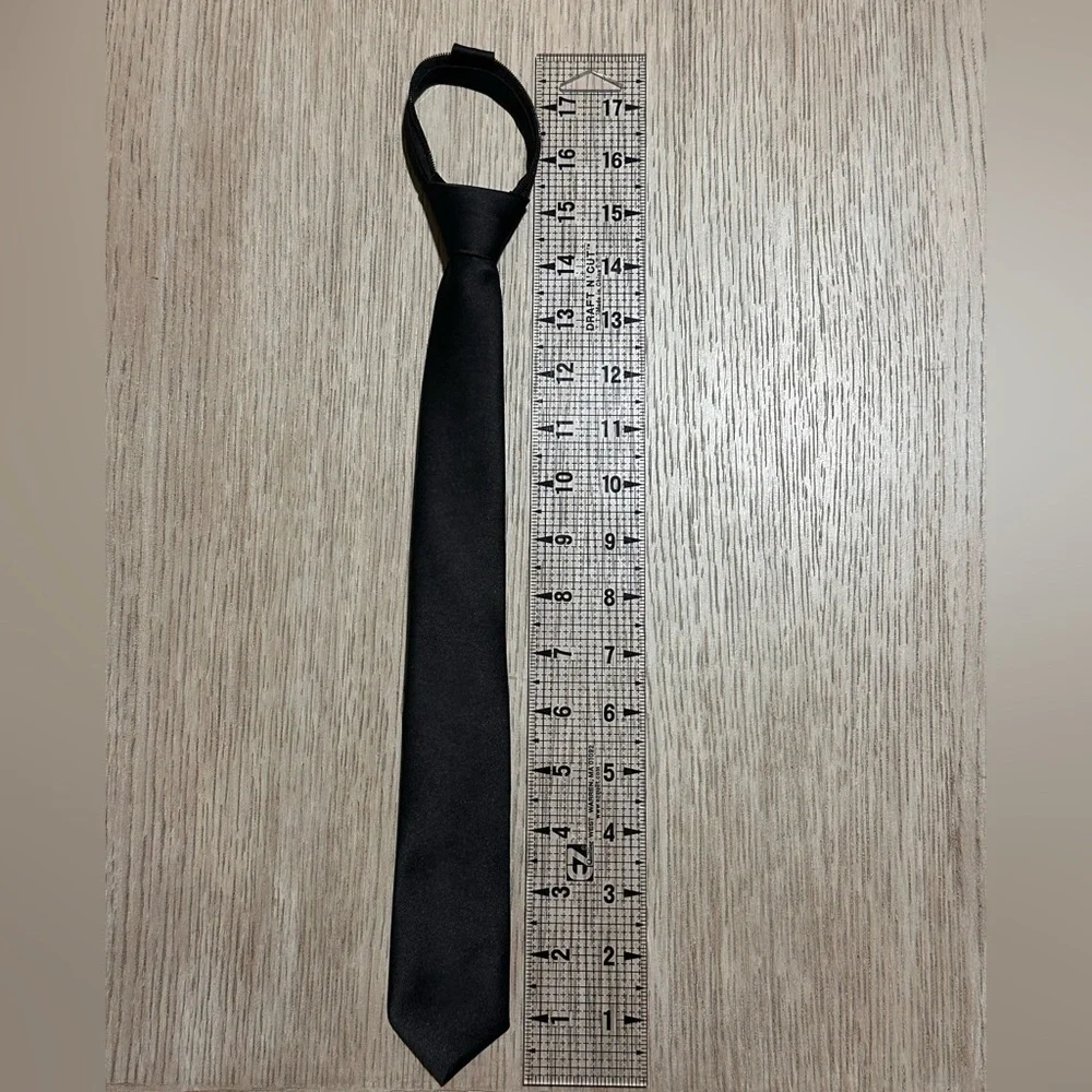 Black N Bianco sleek solid