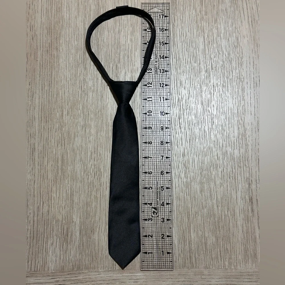 Black N Bianco sleek solid