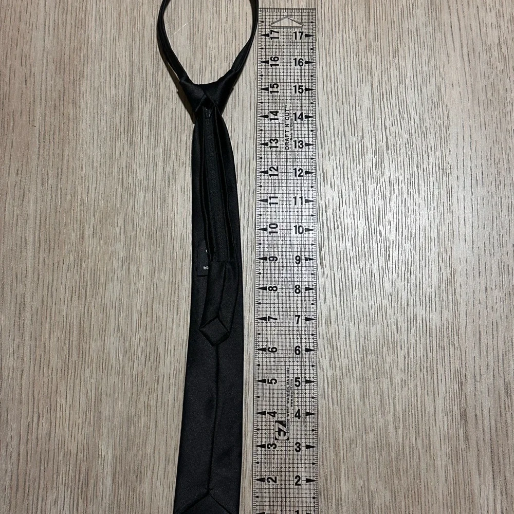 Black N Bianco sleek solid