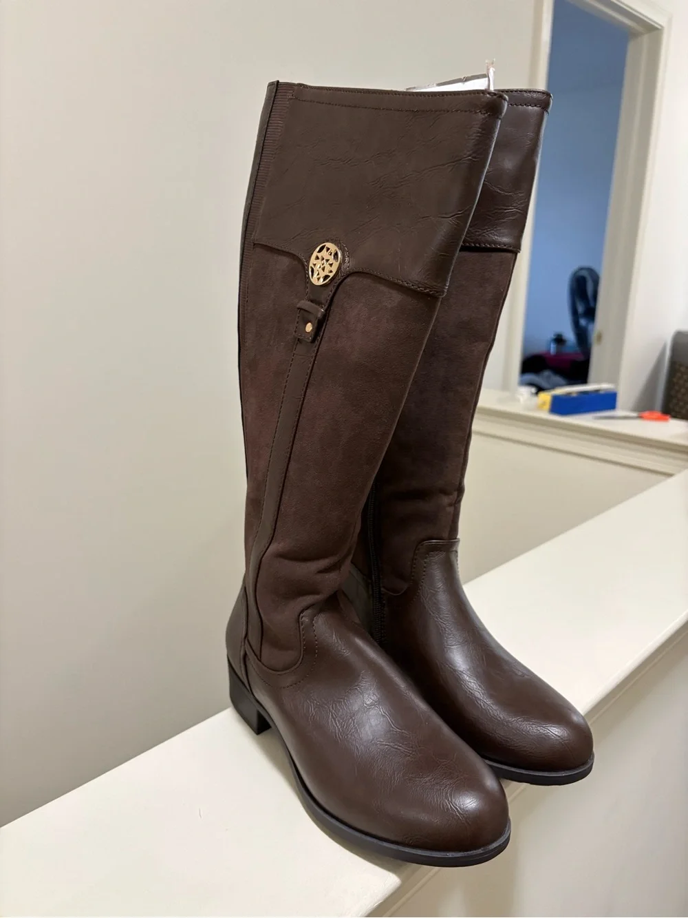 N/A elegant tall