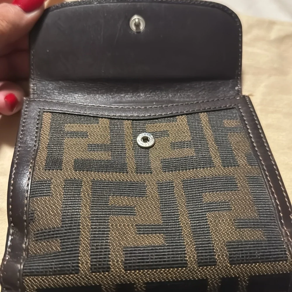 Fendi wallet zuca