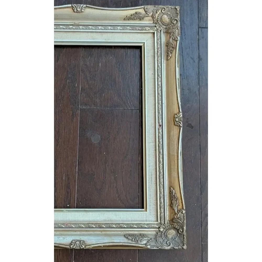 Unbranded vintage ornate