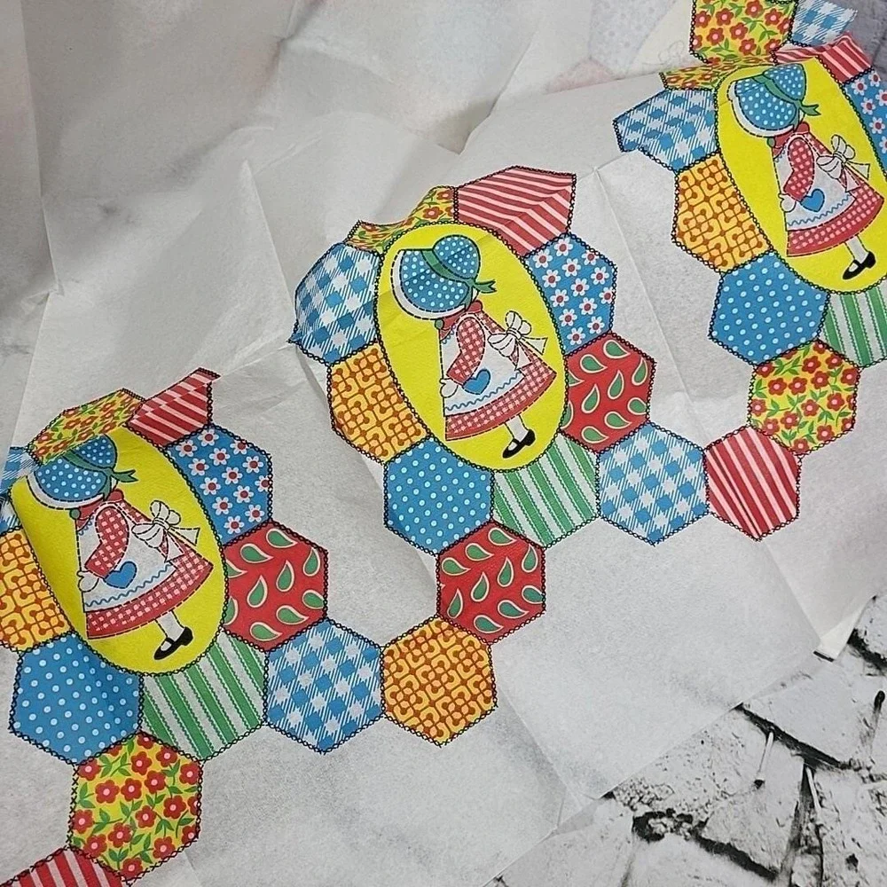 Vintage Fashion Ware Table‎ Cover Paper Tablecloth Quilt Bonnet Girl Themed Open