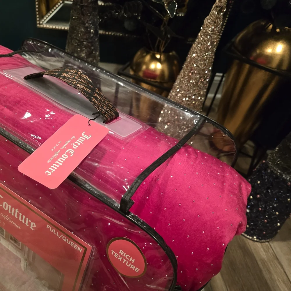 Juicy Couture Full/Queen  4piece velour rhinestone hot pink bed set new