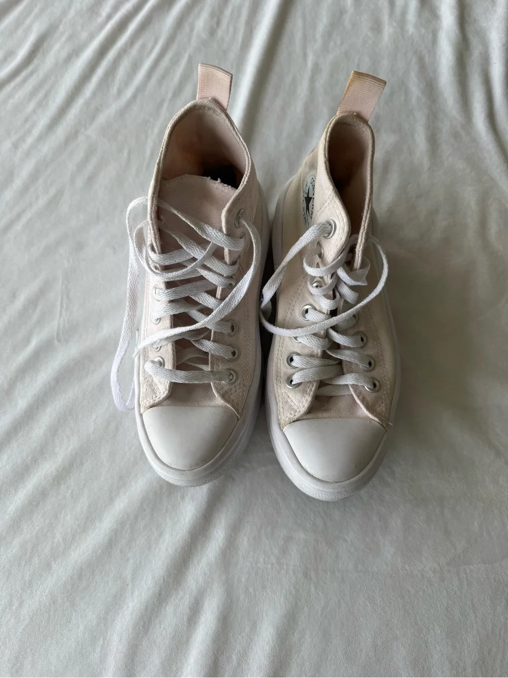Converse pale pink