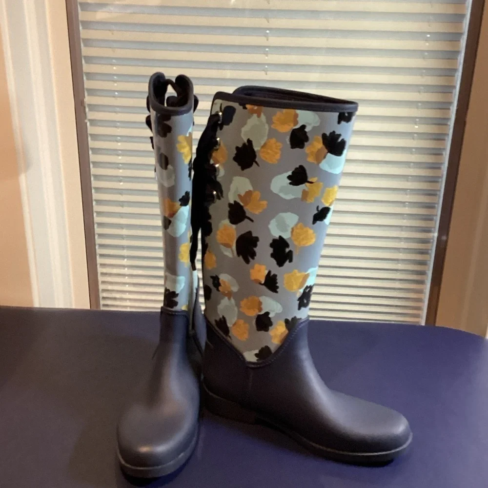COACH Floral Patterned Rain Boots. size 9B