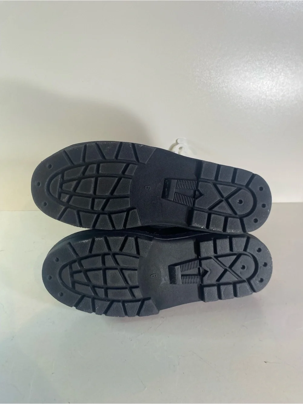 Gold Toe nwt gold