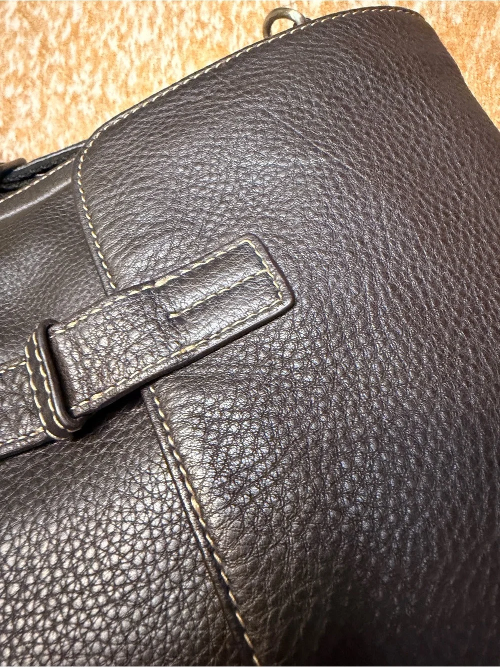 Levenger brown shoulder