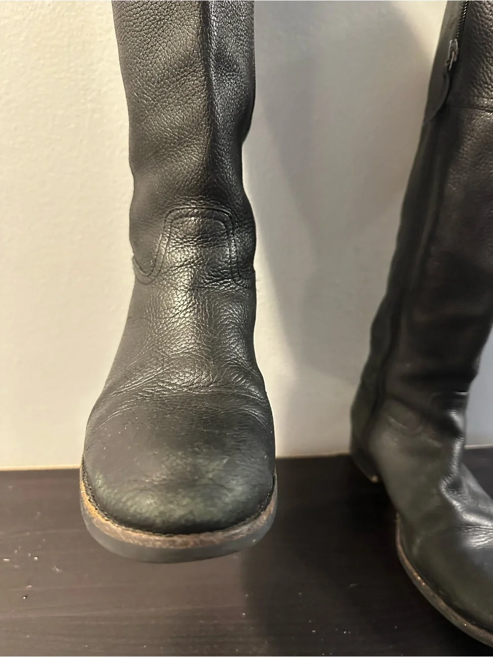 Tory Burch classic knee