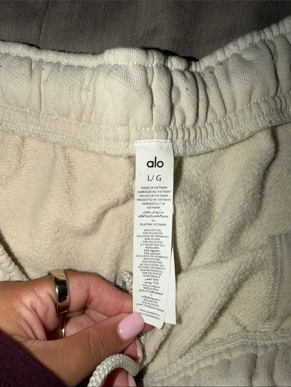 ALO Yoga cozy stylish