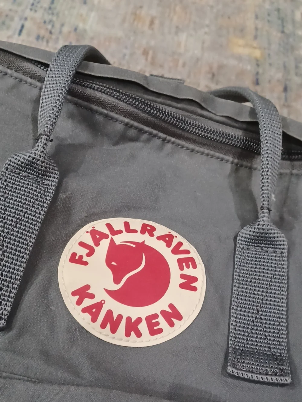 Fjallraven dark grey