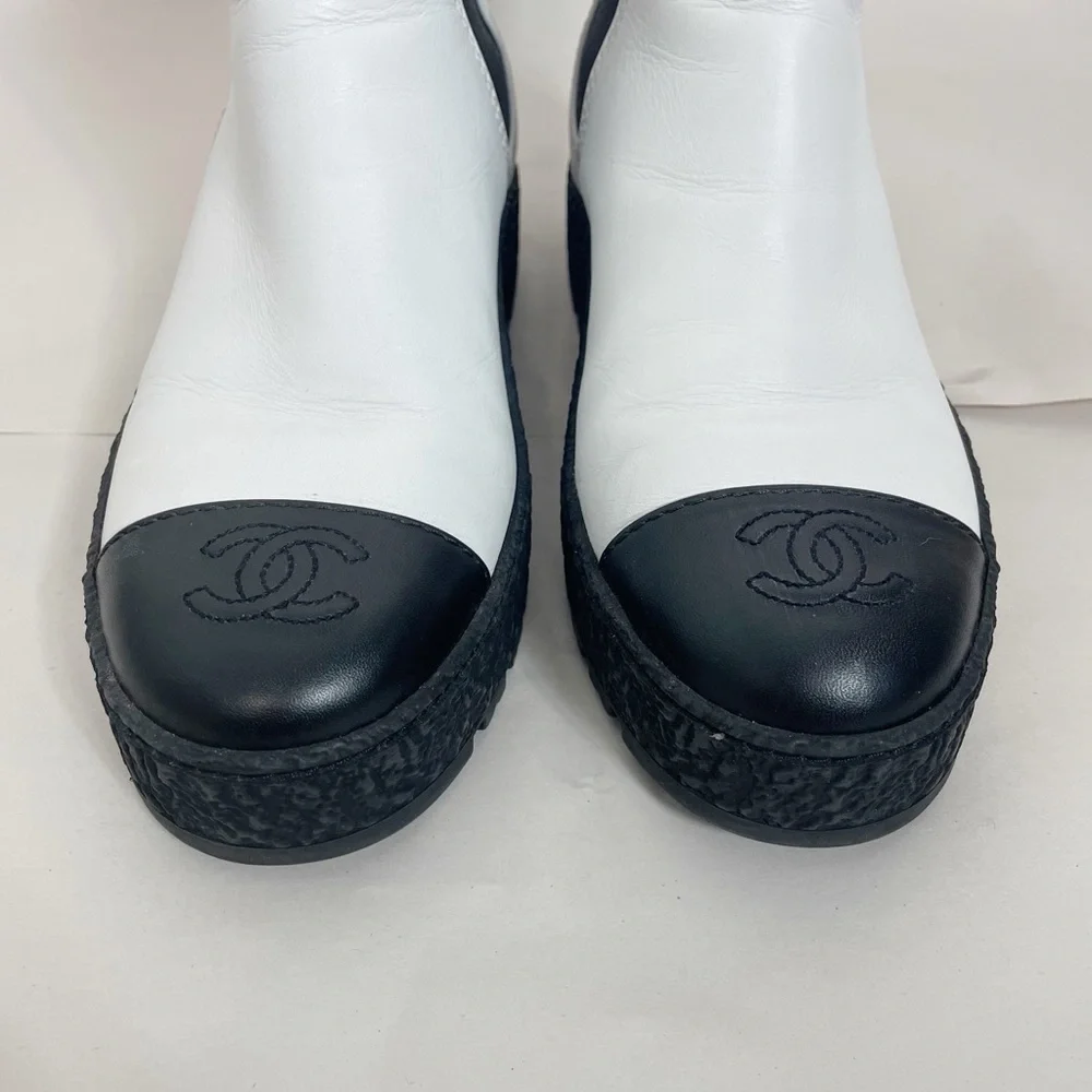 CHANEL great calfskin