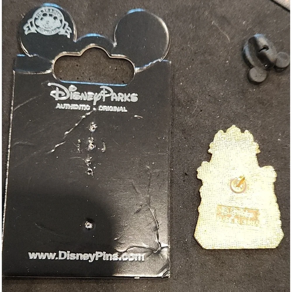 Disney pin as
