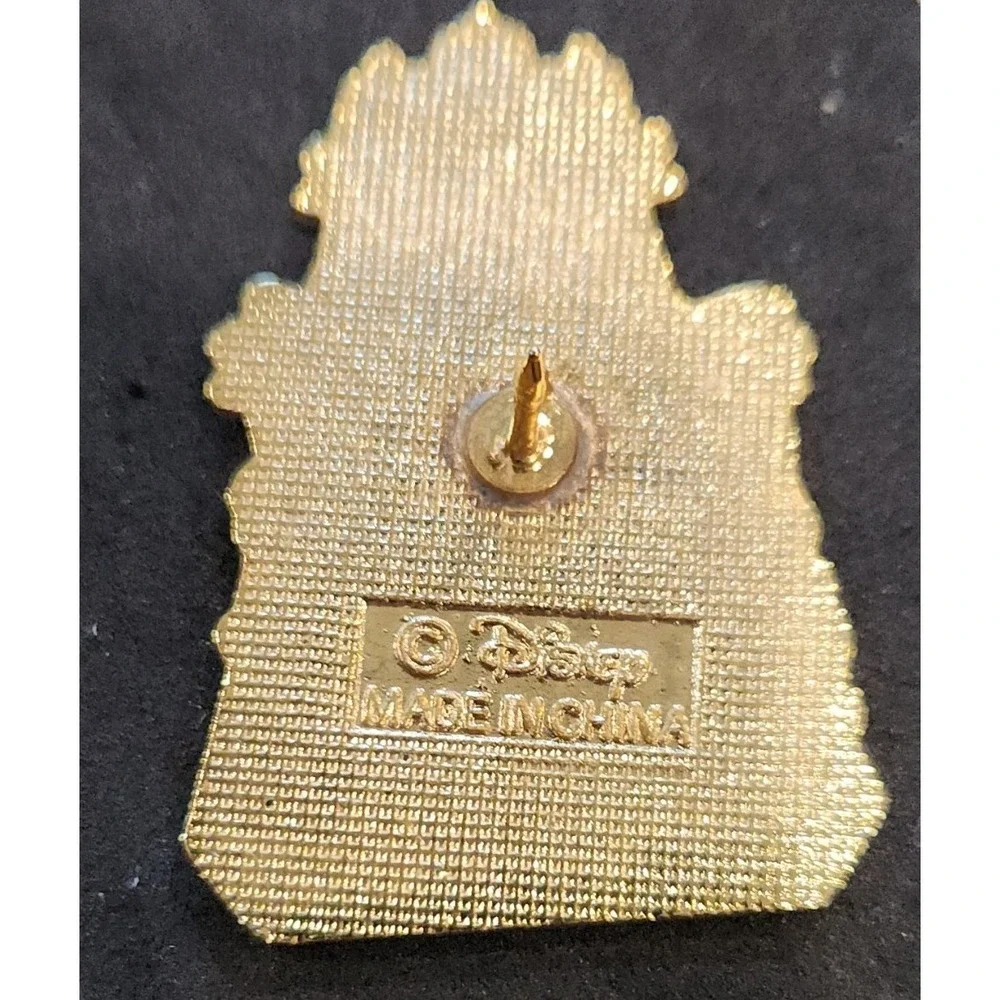 Disney pin as