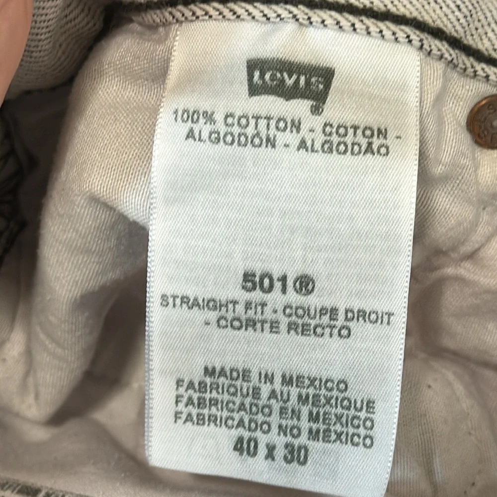 Levis levis button
