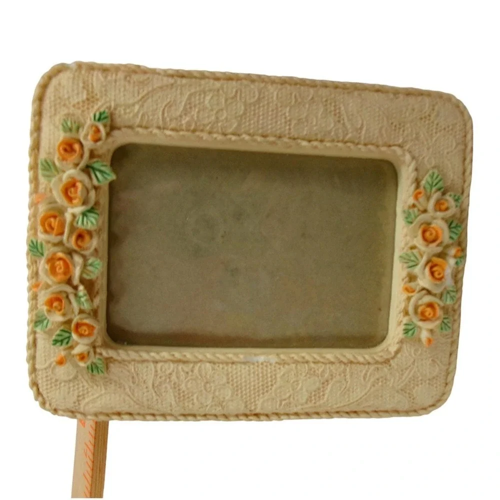 Vintage‎ Russ Berrie Victorian Lace Picture Frame Peach Resin Yellow Rose Flawed