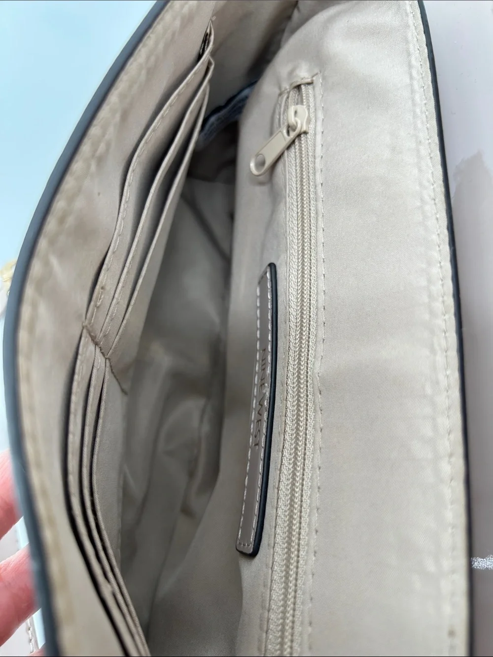 Nine West compact nine