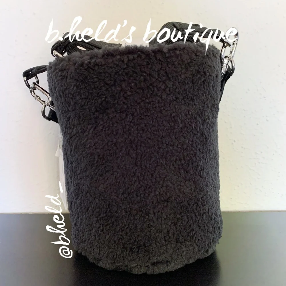 lululemon Crossbody Bucket Bag *Fleece 2.5L in Black One Size Brand New NWT