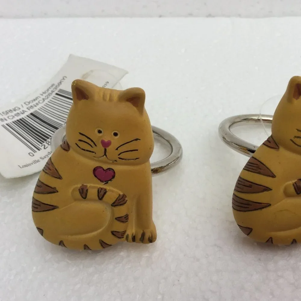 N/A lot cats