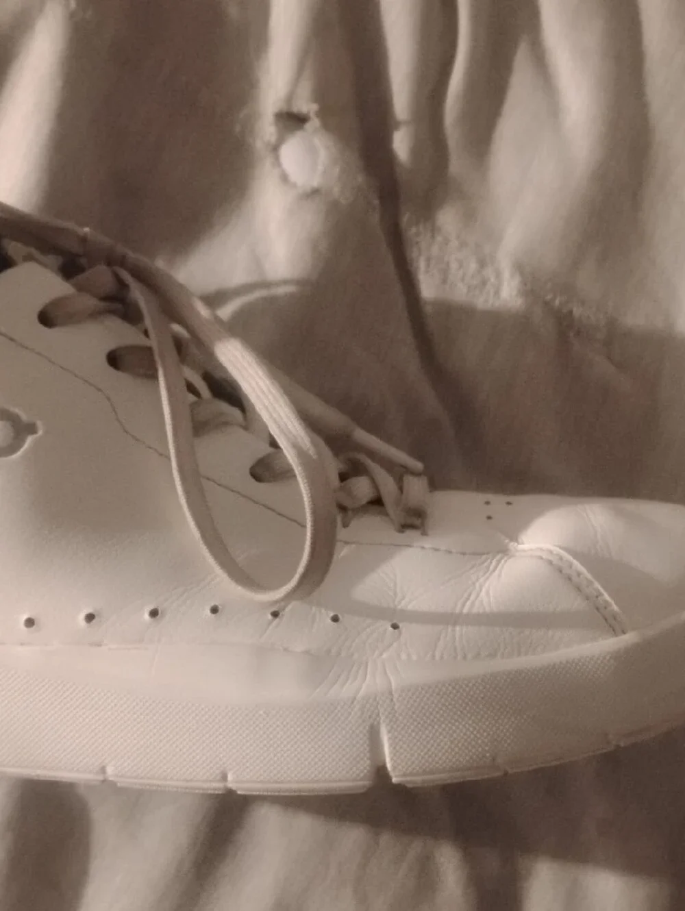 On Running comfort white