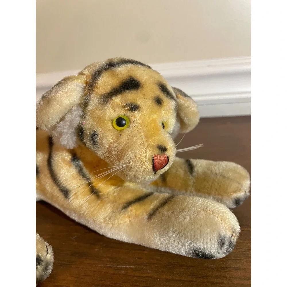 Unbranded vintage tiger