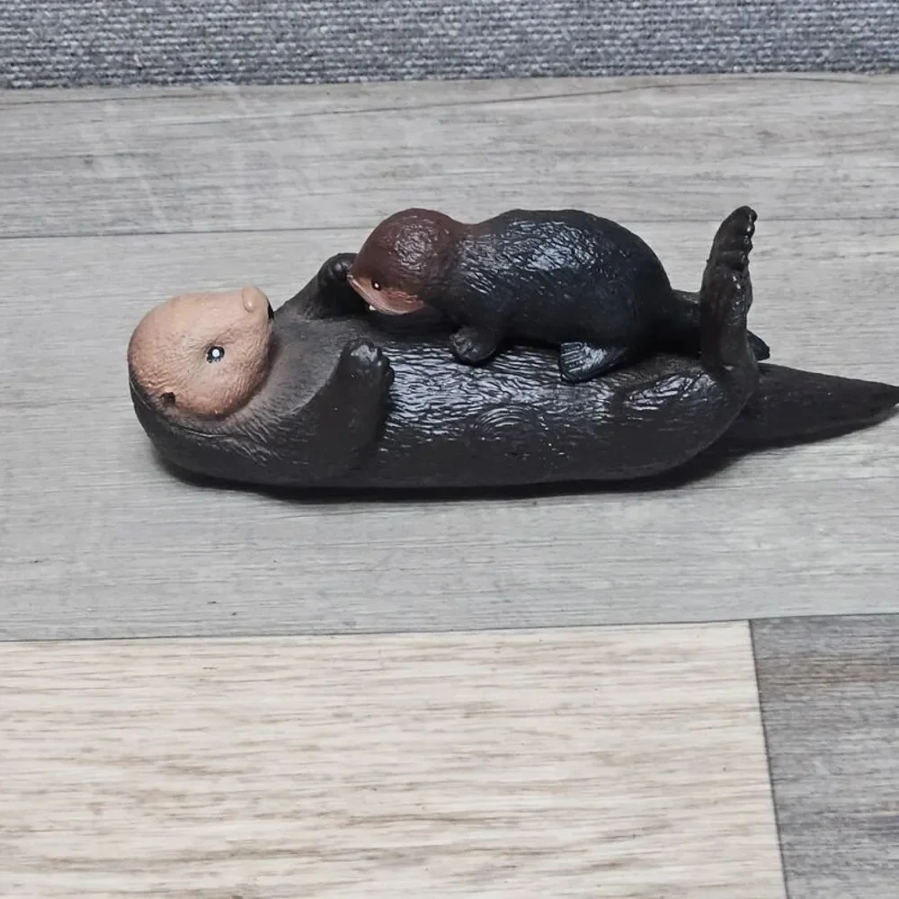 Sea Otter Figures/Enhydra Lutris mother and baby - Super Cute !
