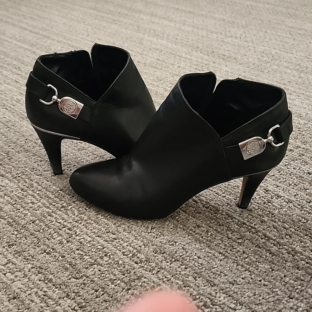 Vince Camuto Vesela Dress Booties Size 7.5