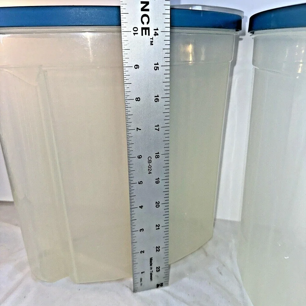 2-Vtg Rubbermaid Servin Saver Cereal Storage Container 1.5 Gal. BLUE EZ Lid 556P