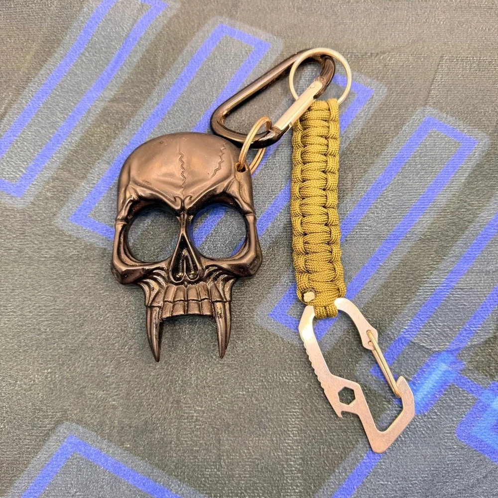 Tactical Skull Vampire Fangs EDC Multi-Tool Keychain Paracord Carabiner Opener