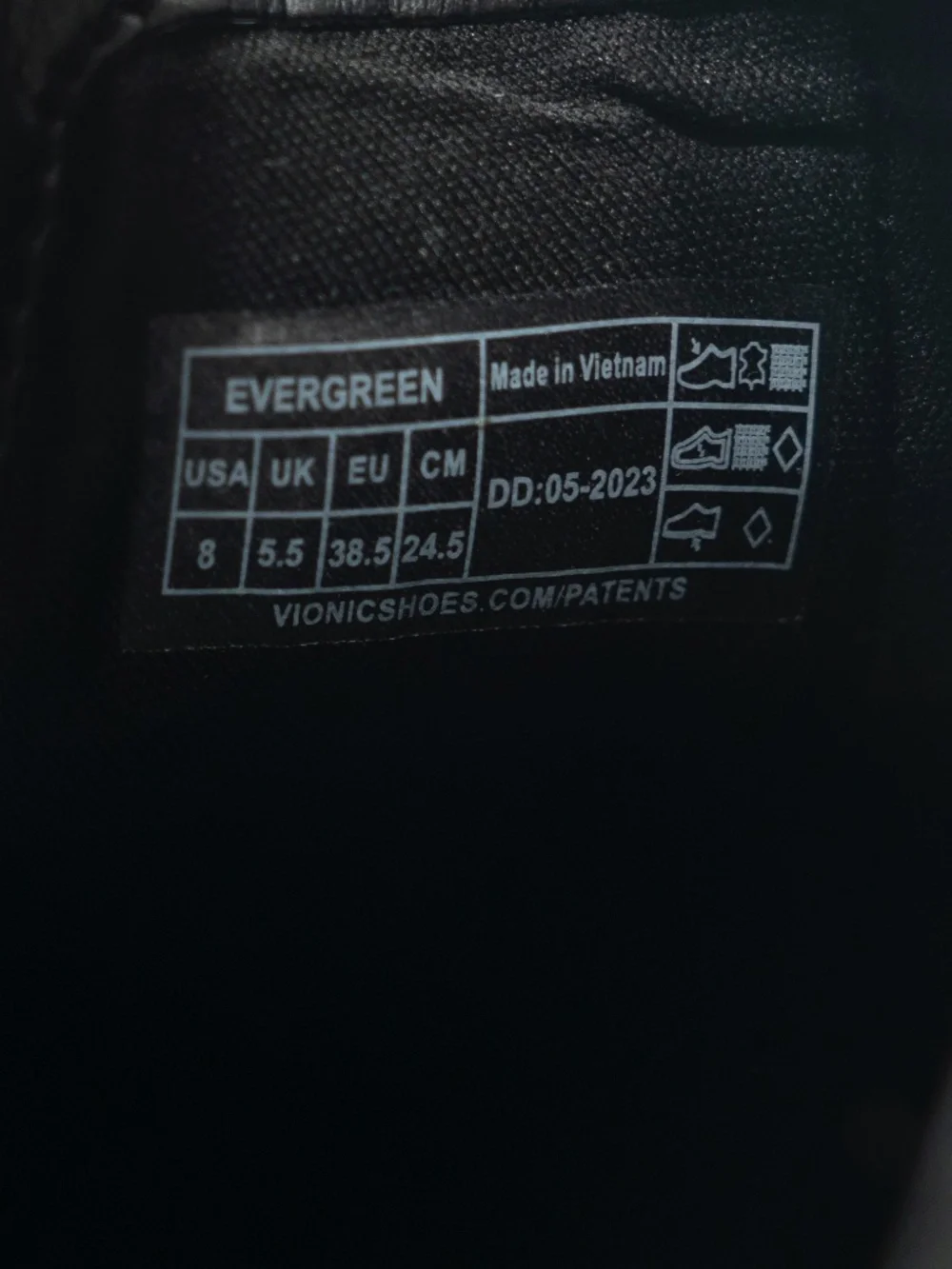 Vionic - Evergreen Waterproof Leather Chelsea Ankle Boots